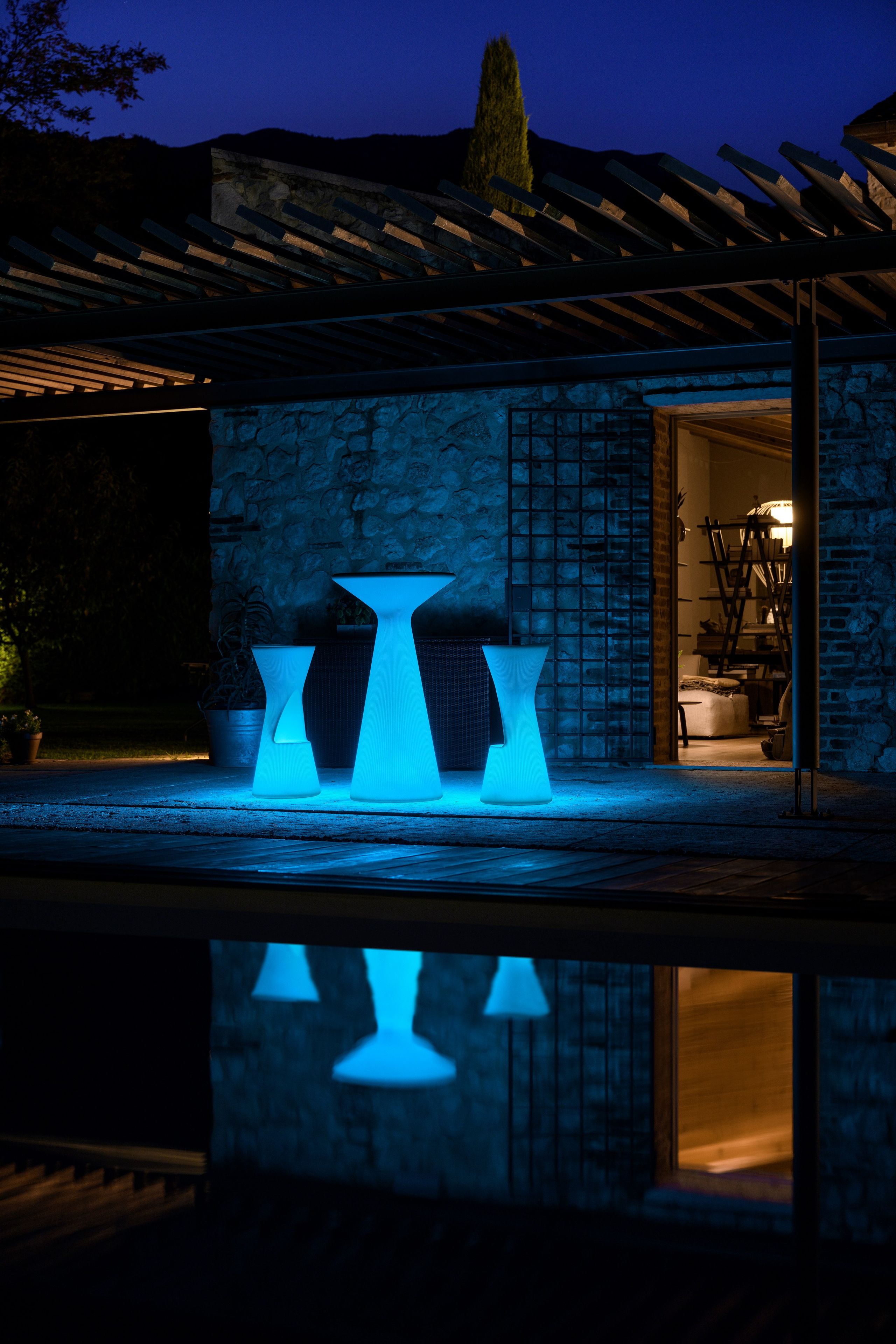 Высокий круглый стол из полиэтилена PLUST Fade ARCH-00053492 - Вид №12