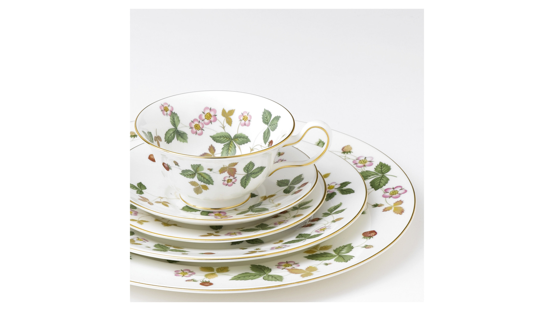 10671644 Wedgwood Чашка чайная с блюдцем Wedgwood Земляника Фарфор костяной  - Вид №1