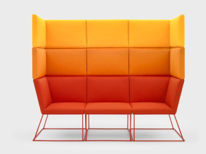 Секционный диван из ткани с высокой спинкой