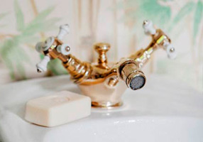 Gentry Home Смеситель для раковины от центра к центру 2 отверстия под смеситель 200 мм Chelsea Медь GH101769 - Вид №1