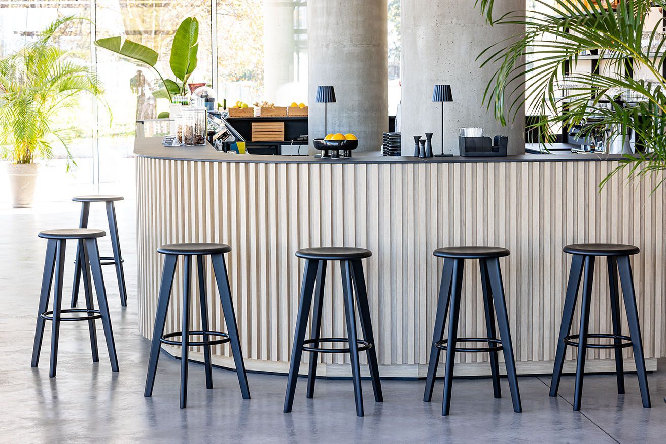 Высокий стул из массива дерева с подставкой для ног SIPA Jolly ARCH-00051635 - Вид №5