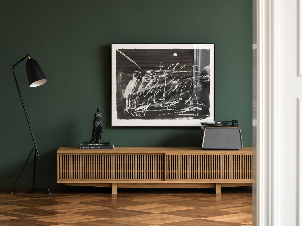 Шкаф для телевизора из массива дерева с раздвижными дверями Air Division Telegramme ARCH-00013274 - Вид №3