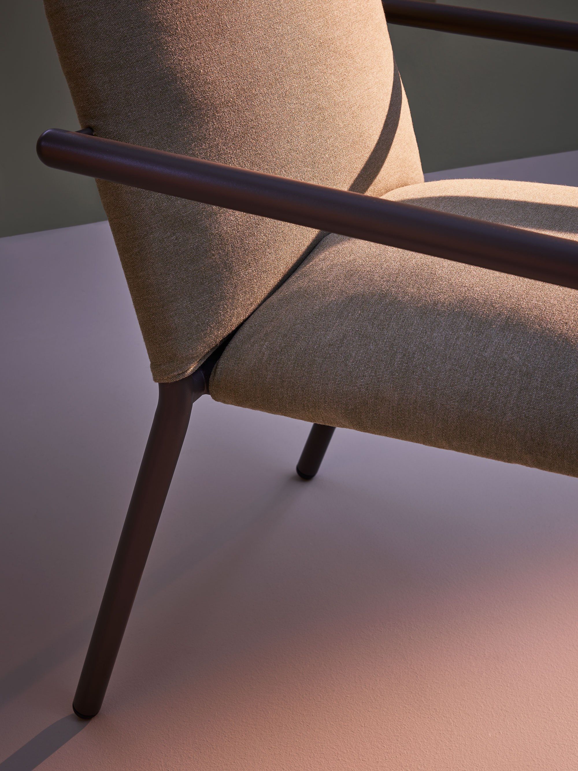 Мягкий садовый стул с подлокотниками Terraforma Eleven ARCH-00068770 - Вид №1