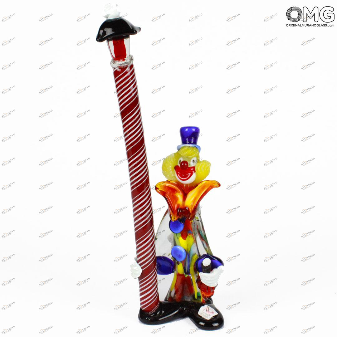 826 ORIGINALMURANOGLASS Статуэтка Клоун с уличным фонарем - муранское стекло OMG 12 см 