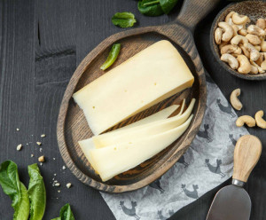 3055 Сыр "Тирольский" Вкусляндия