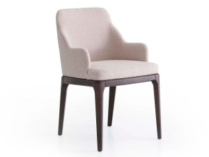 Шерстяное мягкое кресло с подлокотниками