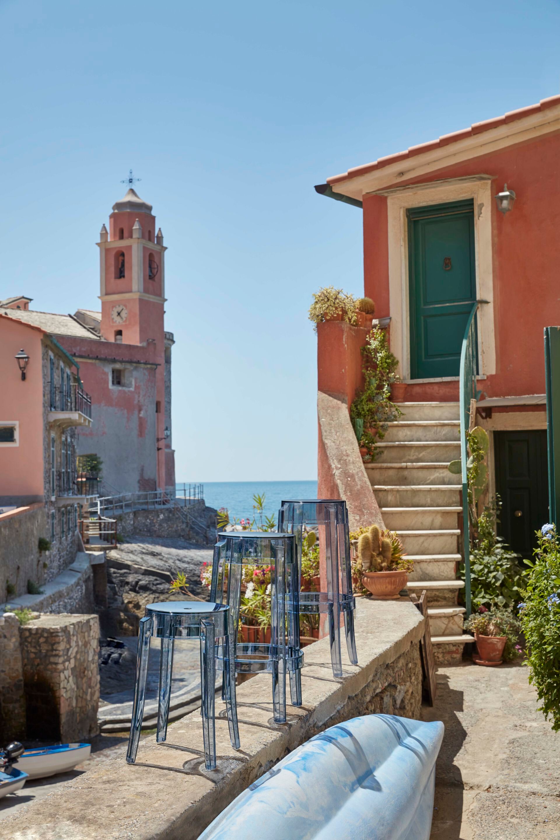 Высокий штабелируемый стул из поликарбоната с подставкой для ног Kartell CHARLES GHOST ARCH-00063123 - Вид №3