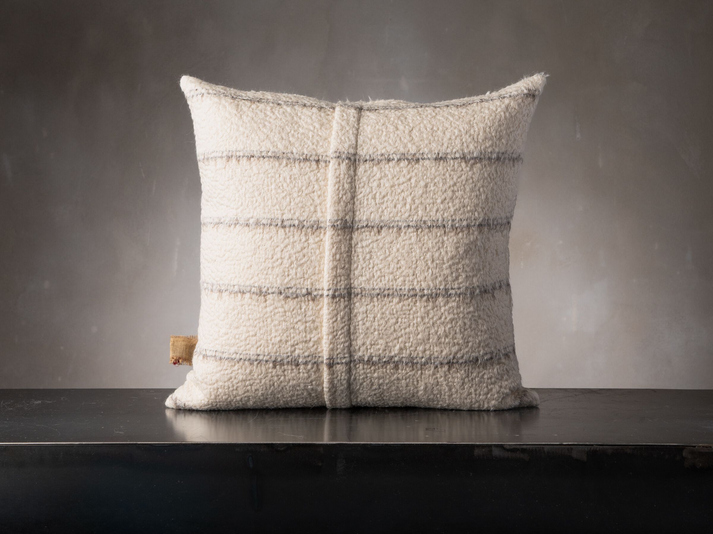 Квадратная подушка из мохера The House of Lyria GLYCERIE ARCH-00099258 - Вид №1