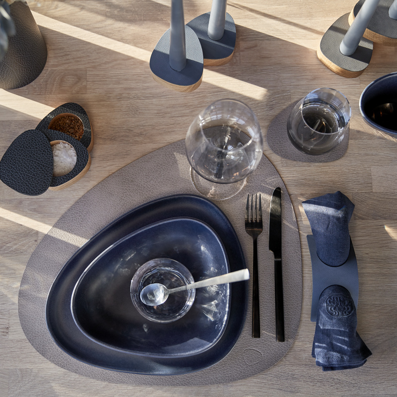 990222 HIPPO warm grey подстановочная салфетка фигурная 37x44 см, толщина 1,6 мм;LIND DNA  - Вид №1