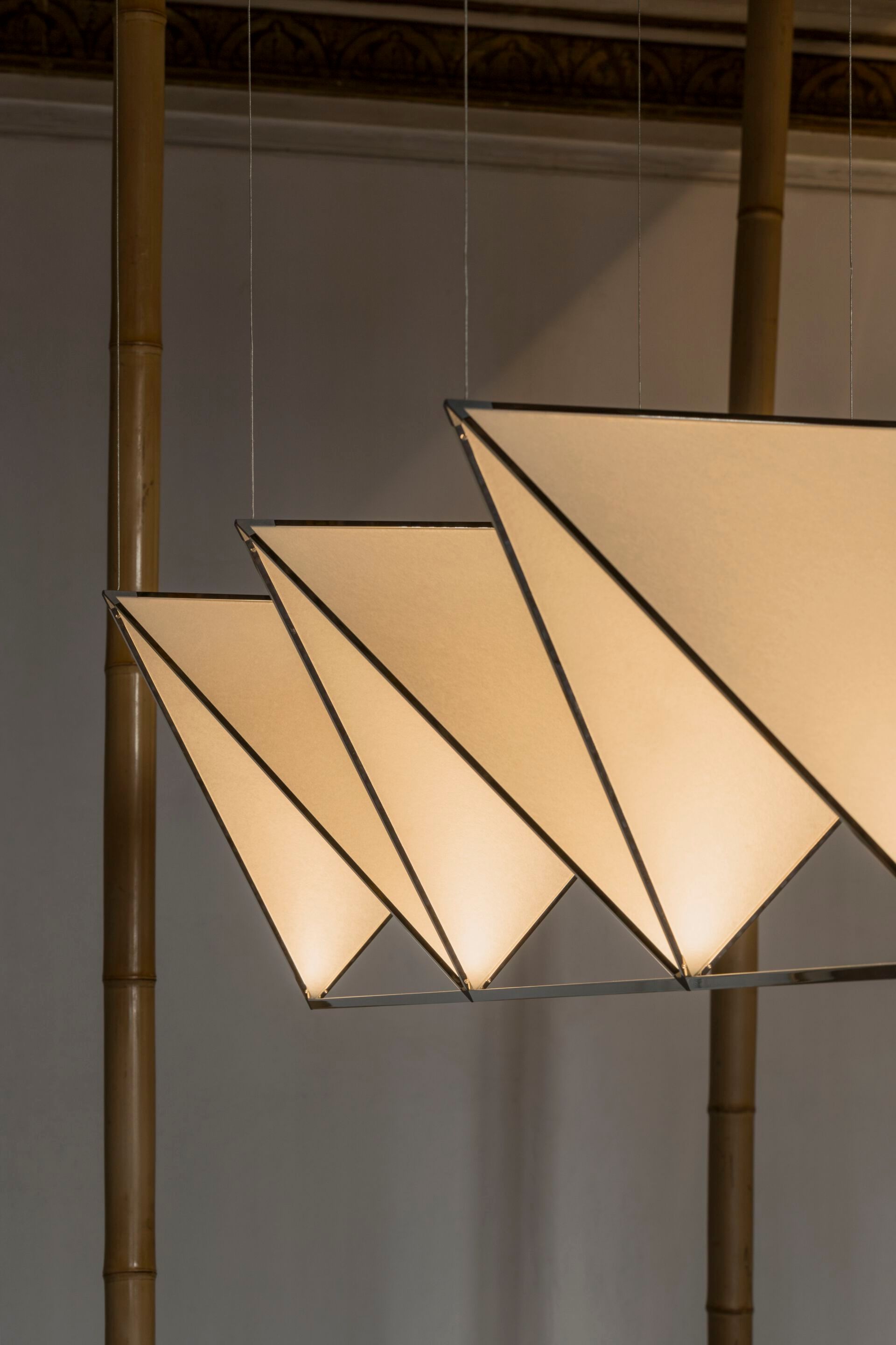 Бумажный светодиодный подвесной светильник Michael Anastassiades CYGNET ARCH-00108230 - Вид №5