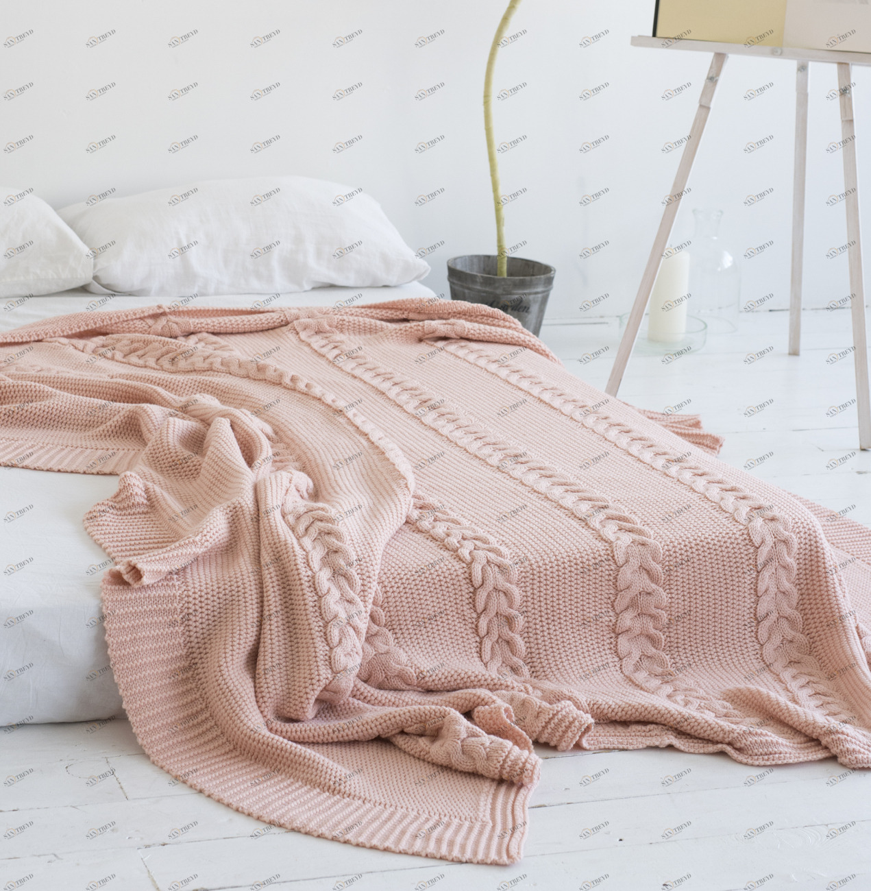 Комплект плед с косами (180*220) и 2 наволочки (50*50) Св. персик APERO ДИЗАЙНЕРСКИЕ, ВЯЗАНЫЕ, ОДНОТОННЫЕ 134585 Бежевый 