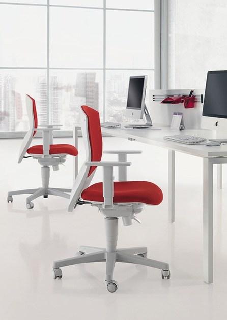 Sesta Поворотный офисный стул с подлокотниками Calibra light Cy-136 - Вид №1