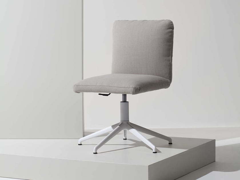 Тканевый мягкий поворотный стул Manerba Undecided ARCH-00144461