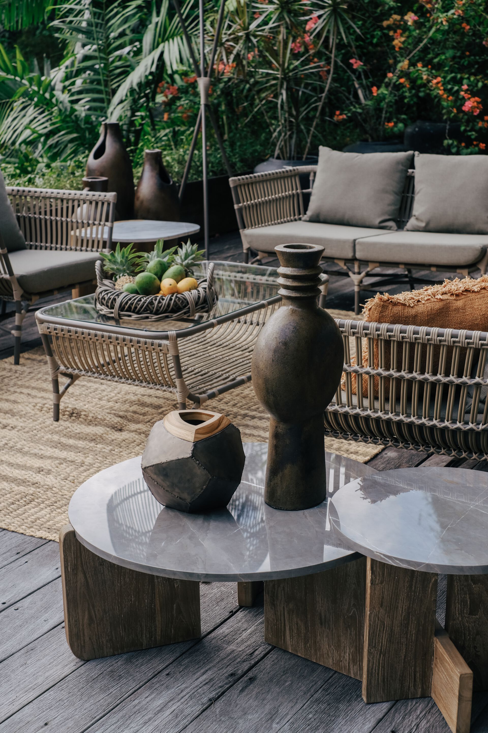 Низкий стол из тикового дерева с мраморной столешницей cbdesign стела ARCH-00084922 - Вид №3