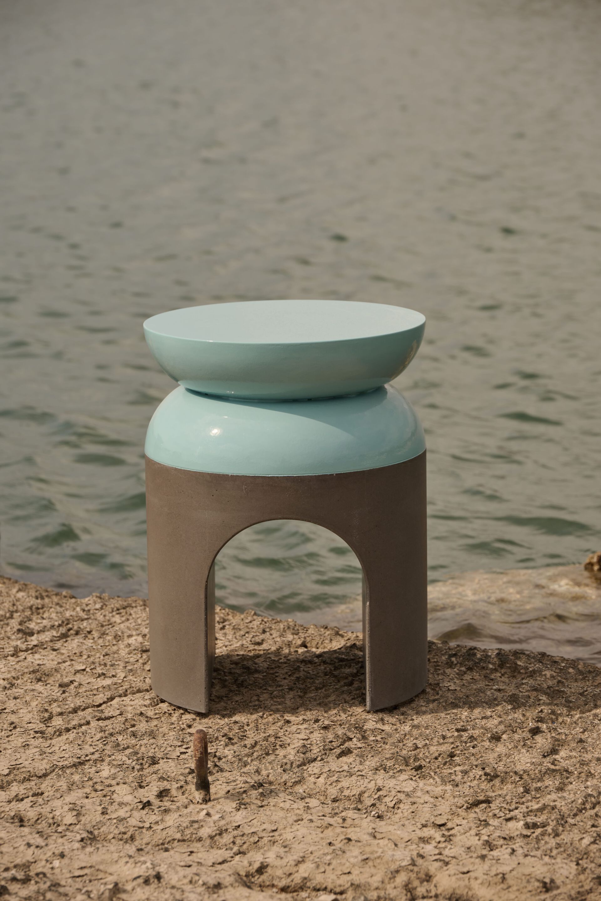 Бетонный круглый низкий журнальный столик URBI et ORBI Medius Terra ARCH-00127005 - Вид №5