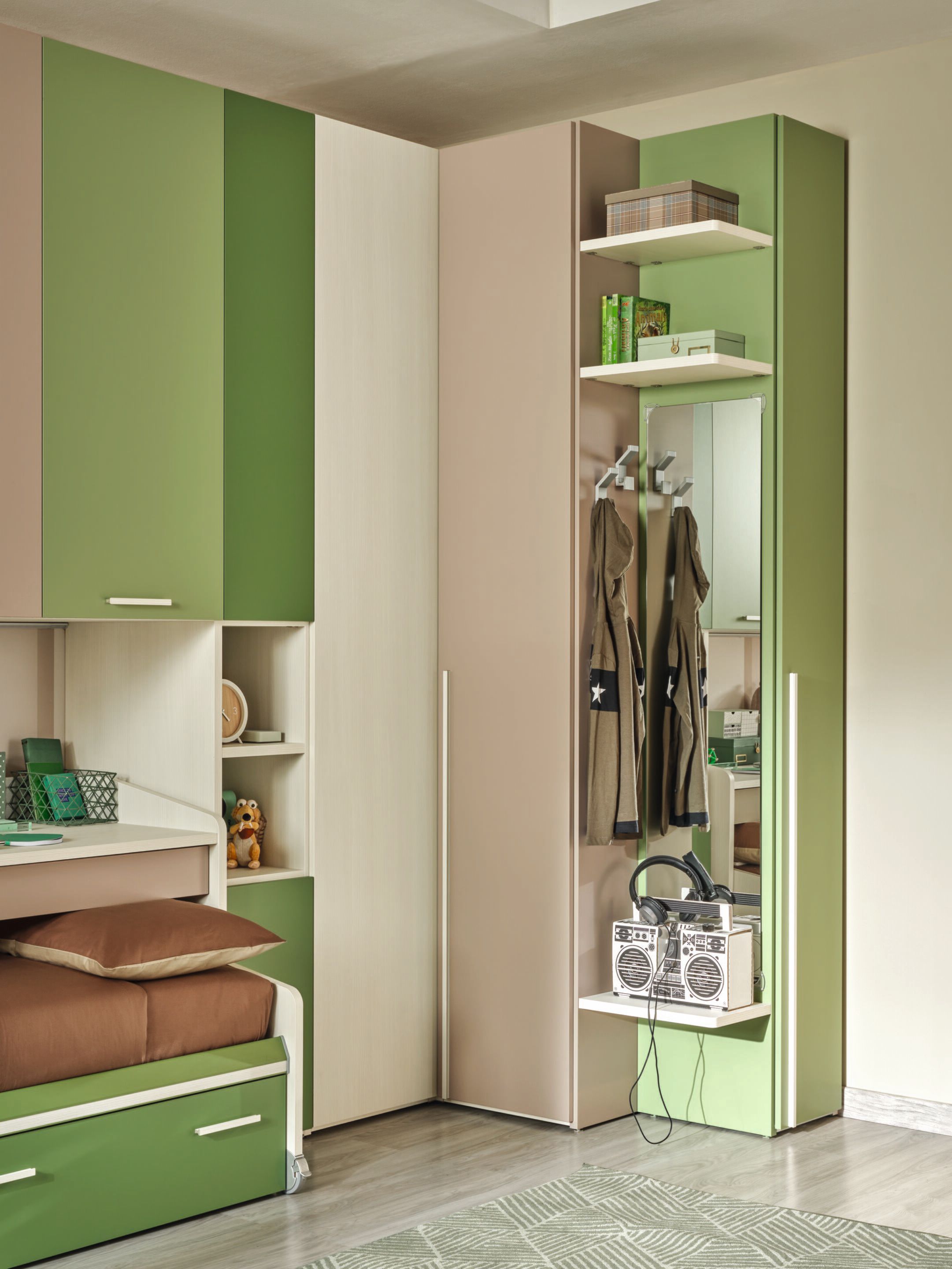 Спальня на палубе с кроватью и письменным столом на колесах Moretti Compact KC418 ARCH-00065920 - Вид №4