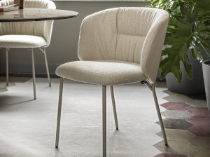 Мягкий стул из ткани