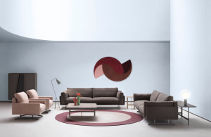 Тканевое кресло с подлокотниками