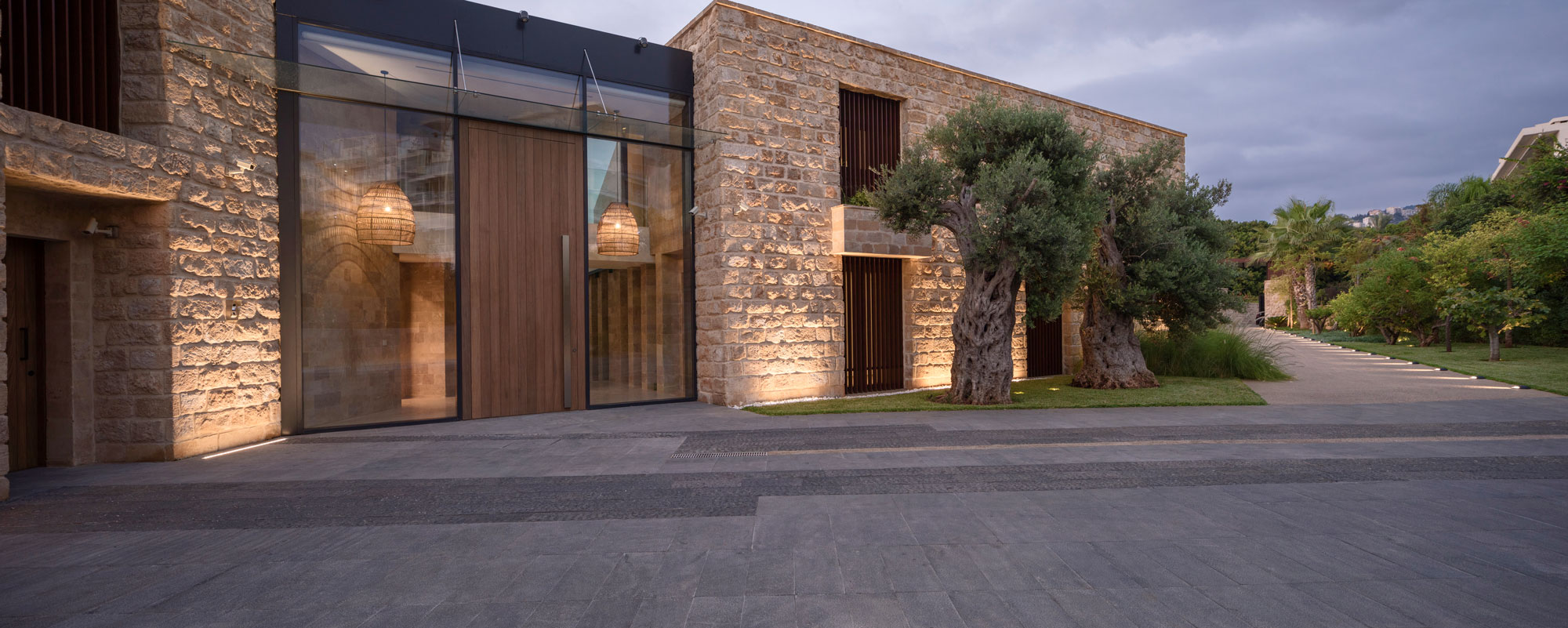 8398308 Встраиваемый в пешеходный пол Platek MINI CORNICHE Incasso   MINI CORNICHE 300 mm - 8 LED RGBW 47°  - Вид №4