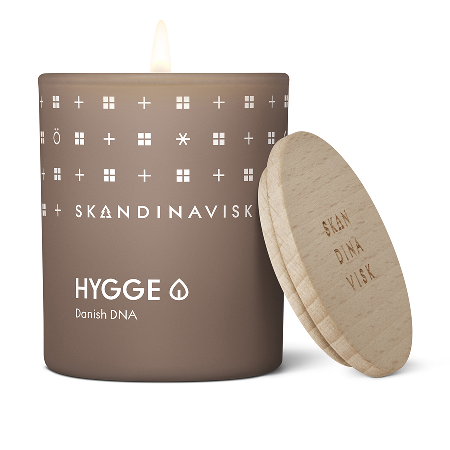 SK20209 Свеча ароматическая hygge с крышкой, 65 г (новая) S K A N D I N A V I S K  - Вид №4