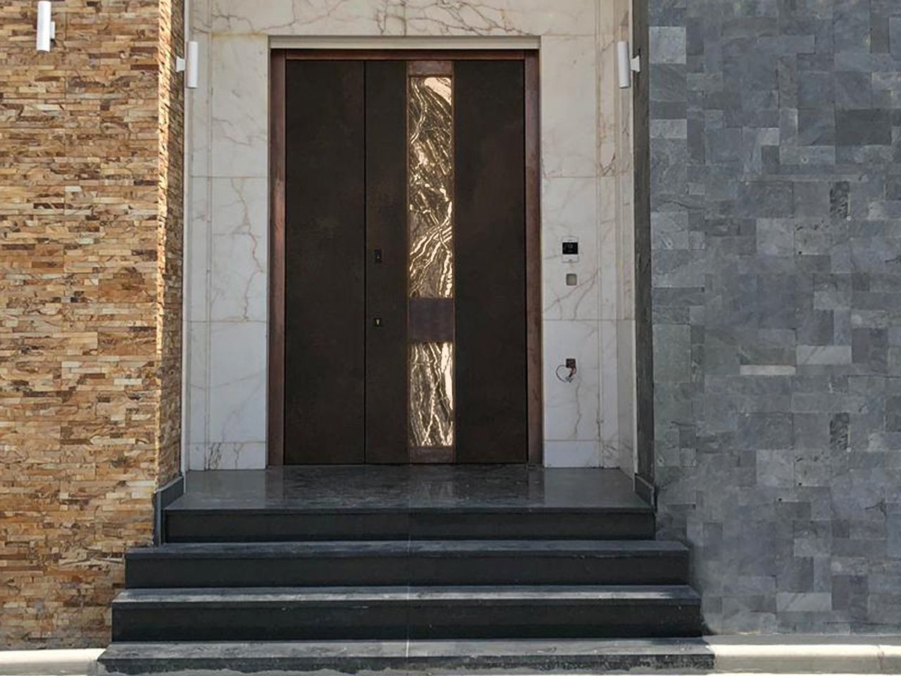 Бронированные двери с утопленной ручкой из керамики и латуни Ercole Rialto ARCH-00005914