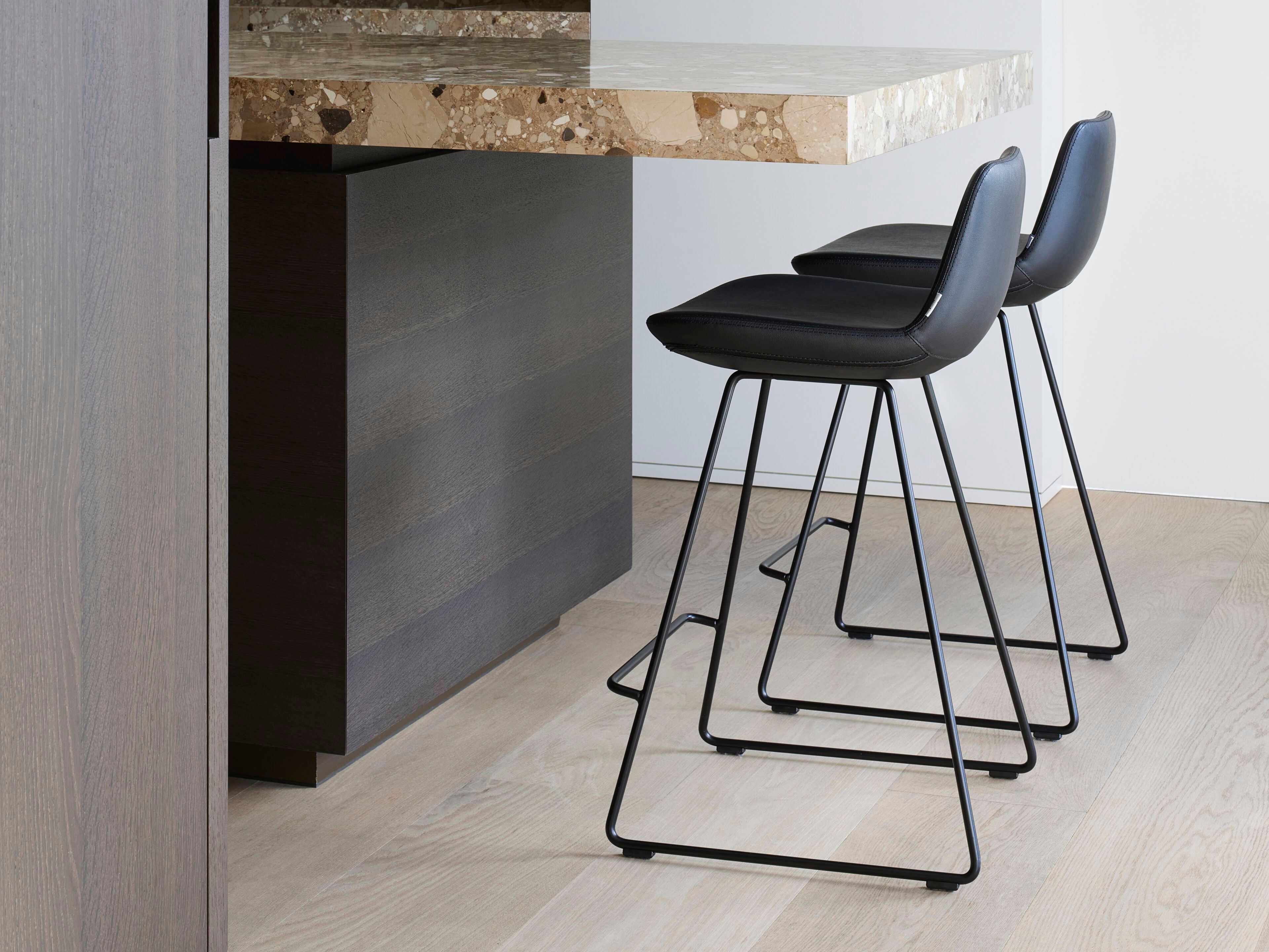 Кожаный табурет для салазок Joli ARCH-00023587