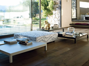 Низкий журнальный столик