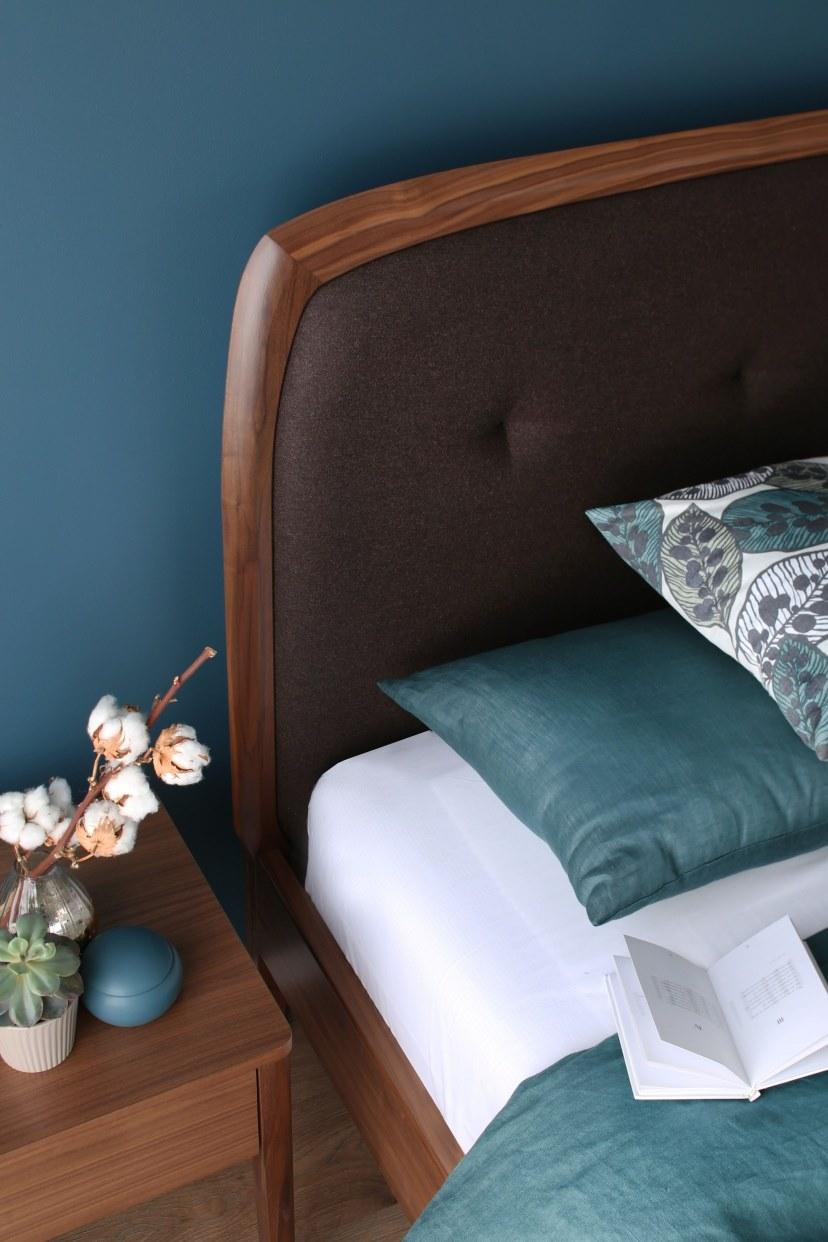 Heavens Двуспальная кровать из орехового дерева с обитым кожей изголовьем Petra sun-id-1446424 - Вид №6