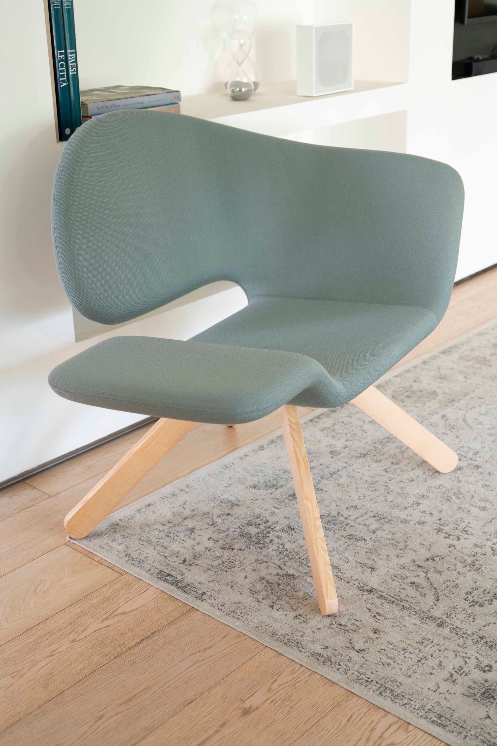 Тканевое кресло с деревянным каркасом GABER NALÌ WOODEN BASE ARCH-00001766 - Вид №1