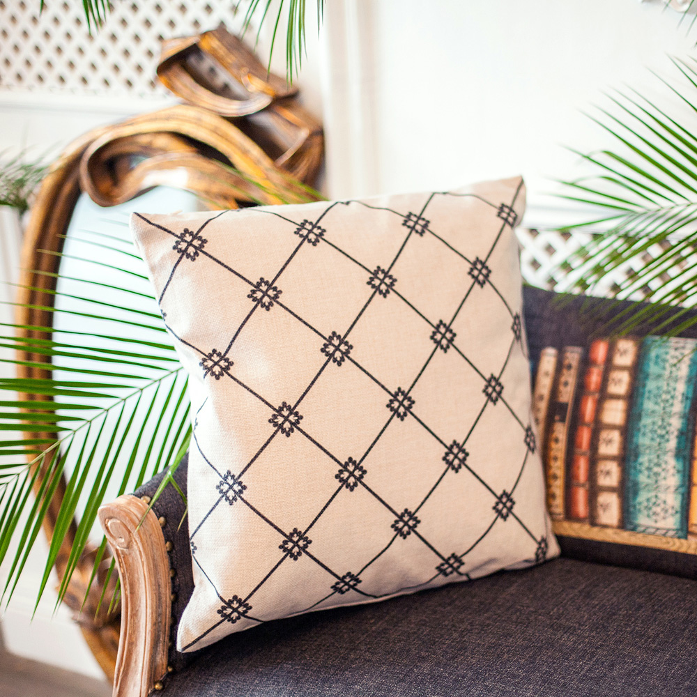 2718902 Интерьерная подушка «Европейские мемуары», версия 2 Object Desire  - Вид №1