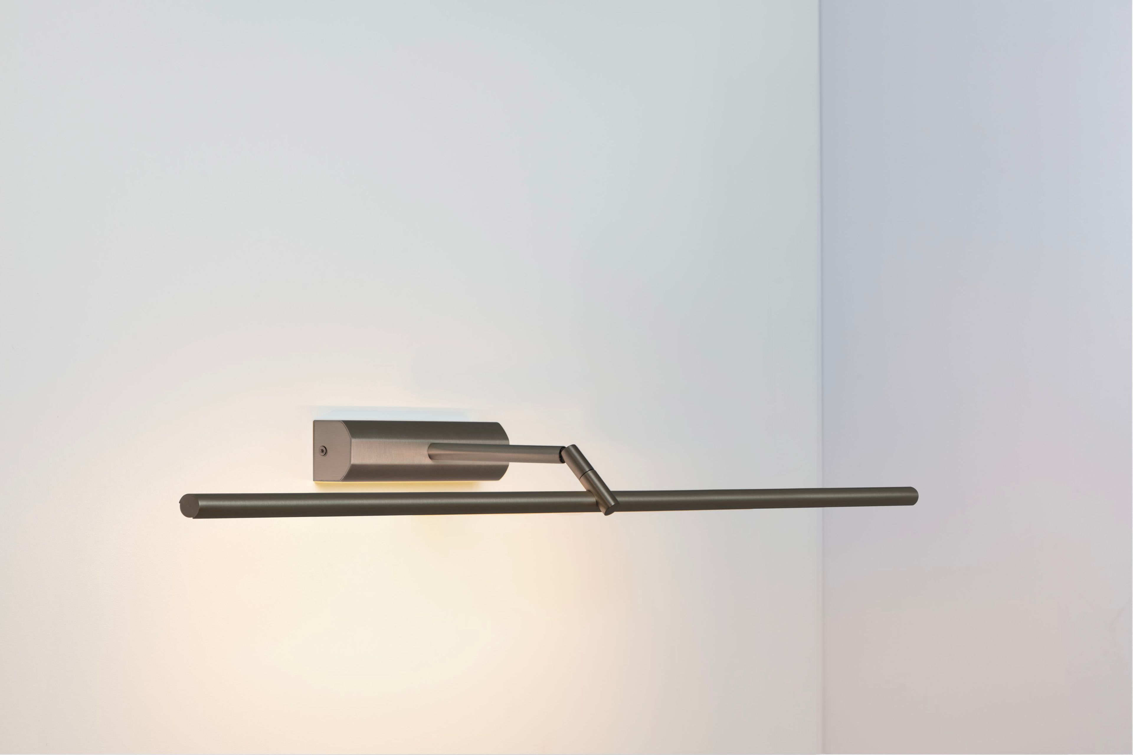 Латунный светодиодный настенный светильник для картин CVL Luminaires Airy ARCH-00060345 - Вид №23