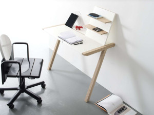 Мобильный туалетный столик / письменный стол