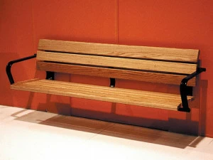 Nola Industrier Настенная деревянная скамья с подлокотниками Kalmarsund