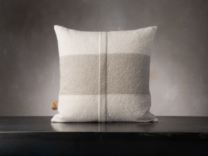 Квадратная подушка из альпаки и шерсти