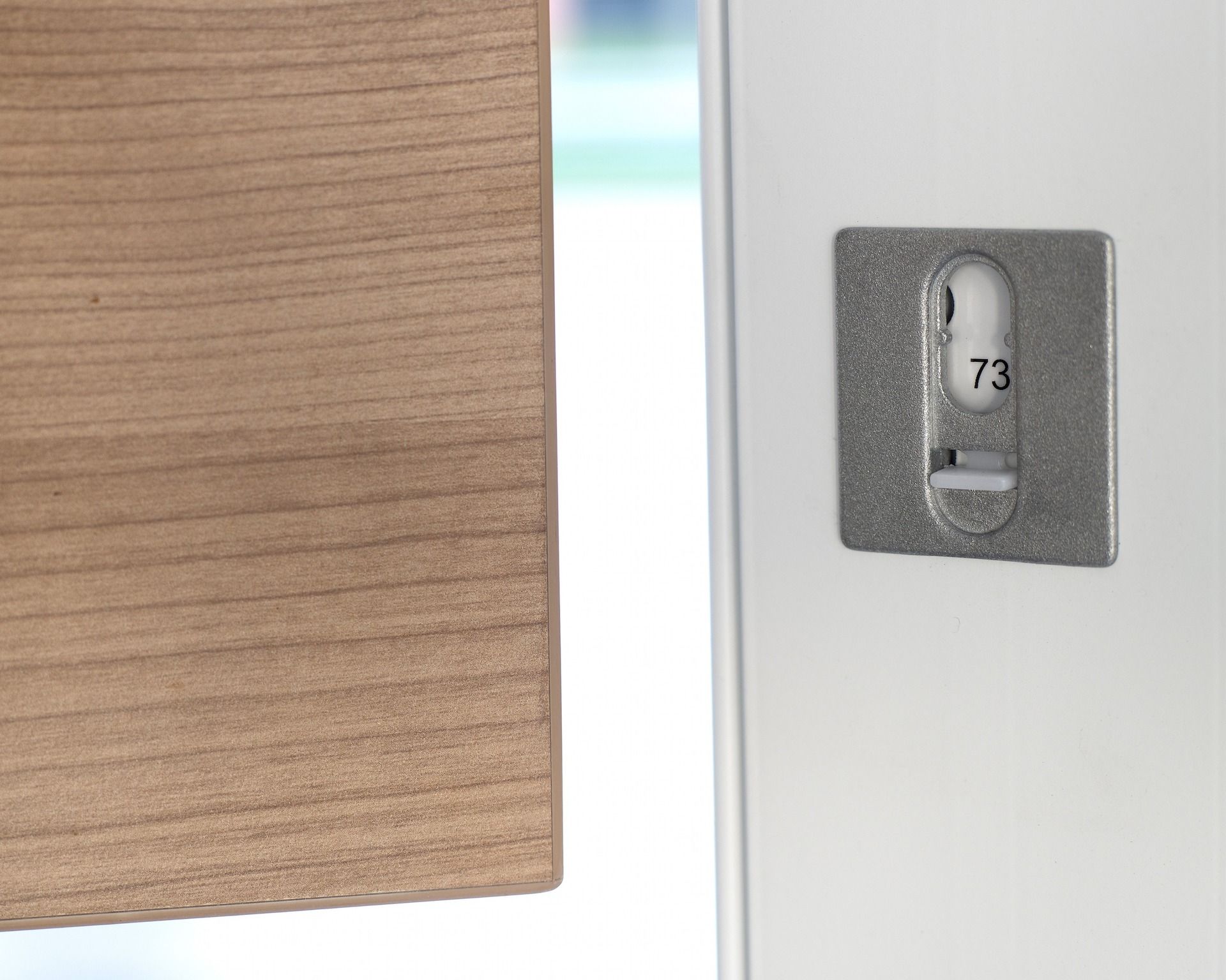 Стол с регулируемой высотой и звукопоглощающими перегородками Herman Miller макет студии ARCH-00126839 - Вид №40