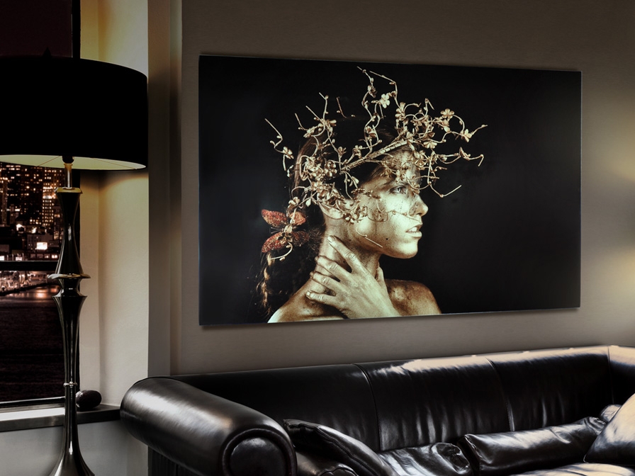 064262 Фотография 150x100 Schuller Mujer Dorada 