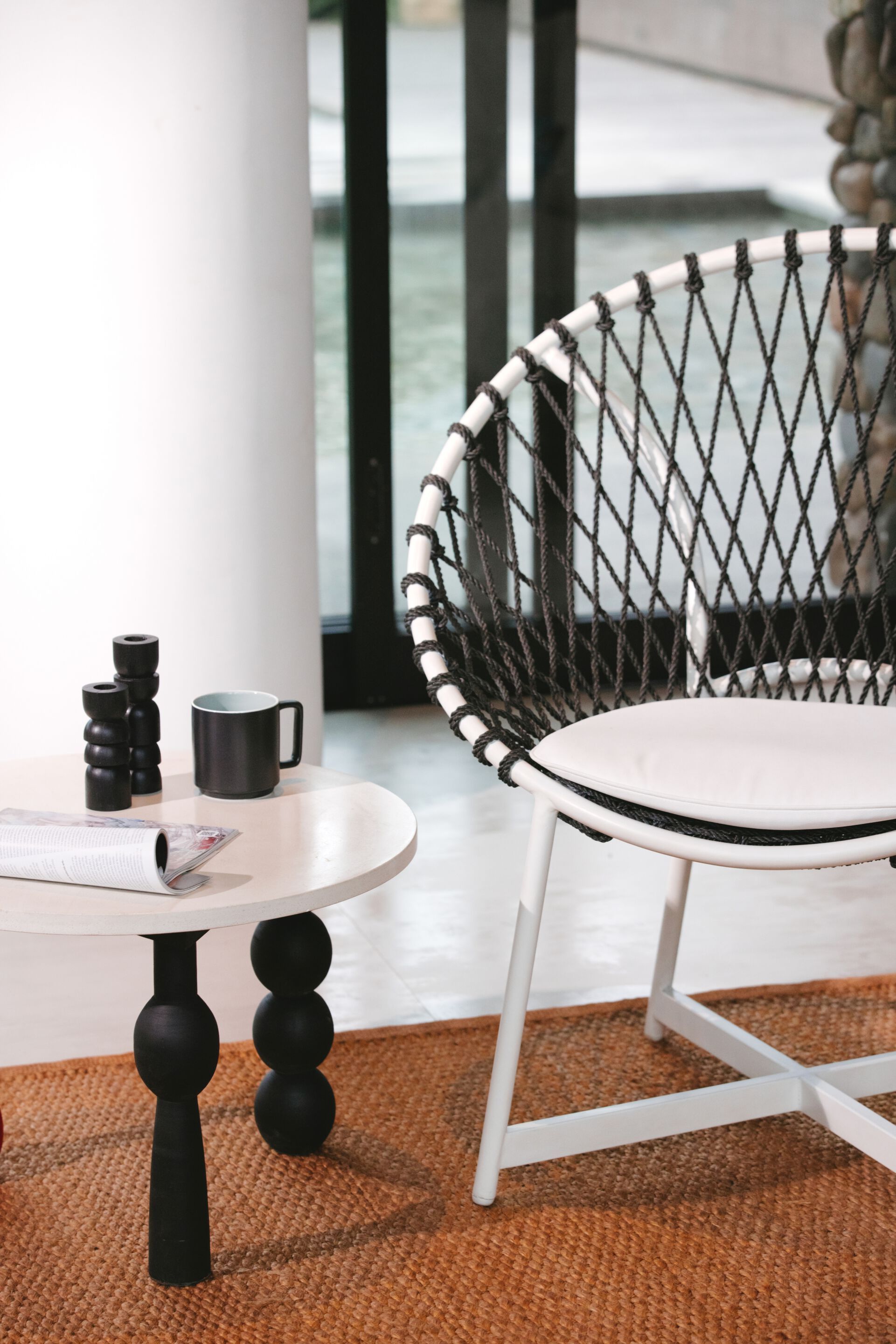 Круглый журнальный столик из волокнистого бетона cbdesign Space ARCH-00066940 - Вид №3