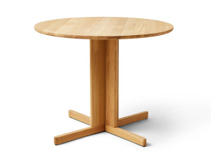 Круглый стол из дуба со спицами