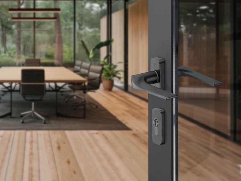 Латунная ручка с насадкой на розетке HOPPE Флоренция ARCH-00008892