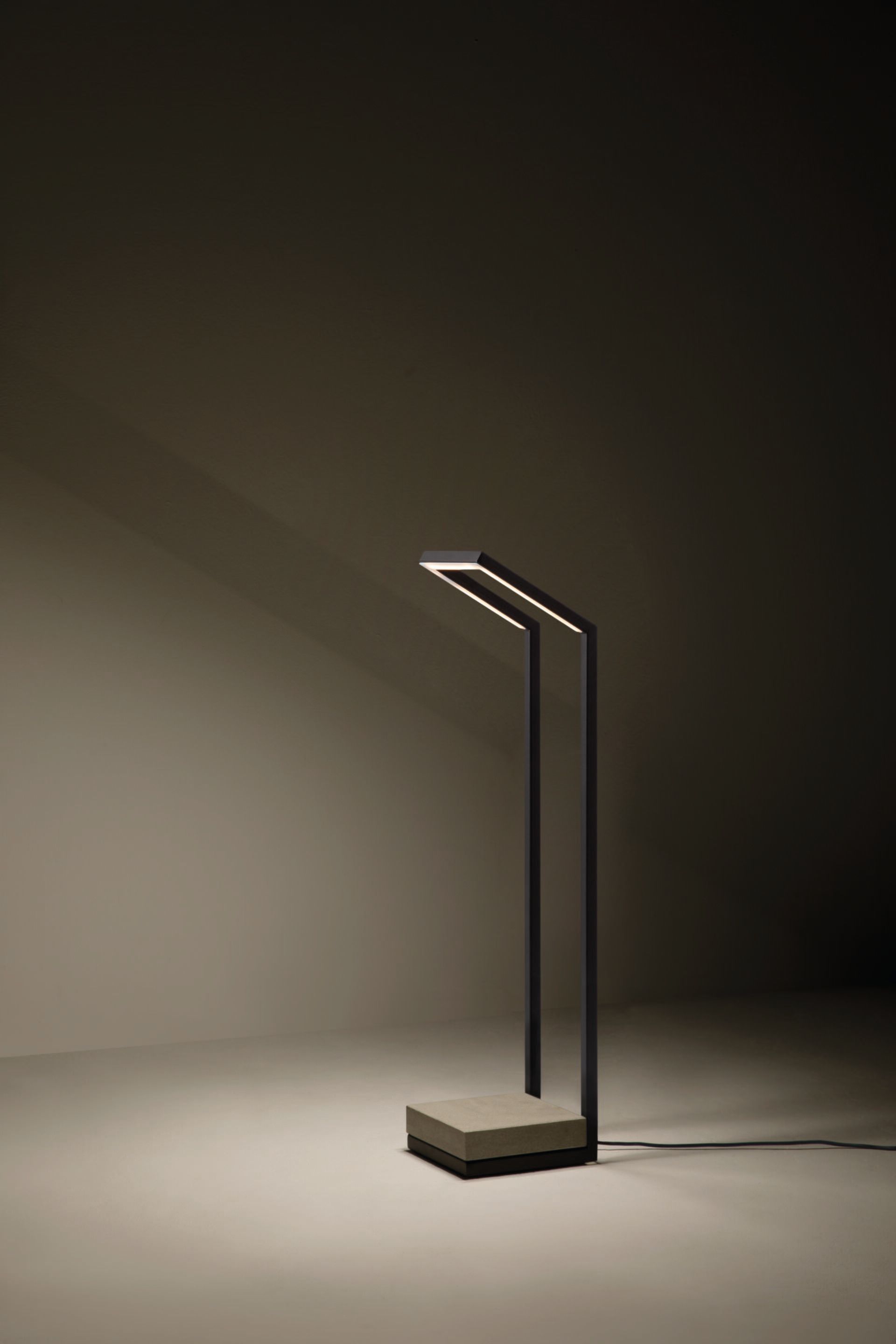 Светодиодная настольная лампа с порошковым покрытием Unopiù стрейч ARCH-00037464 - Вид №3