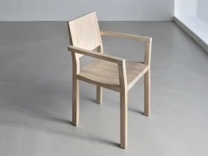 Vitamin Design Стул из массива дерева с подлокотниками Tau