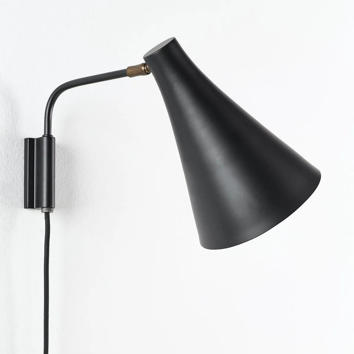 Регулируемая металлическая настенная лампа AMPM Jameson ARCH-00010781 - Вид №1