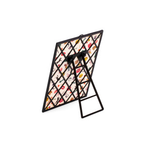 Настенное пластиковое зеркало с рамкой