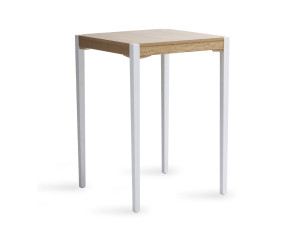 Квадратный стол из дуба и рама из инженерного пластика