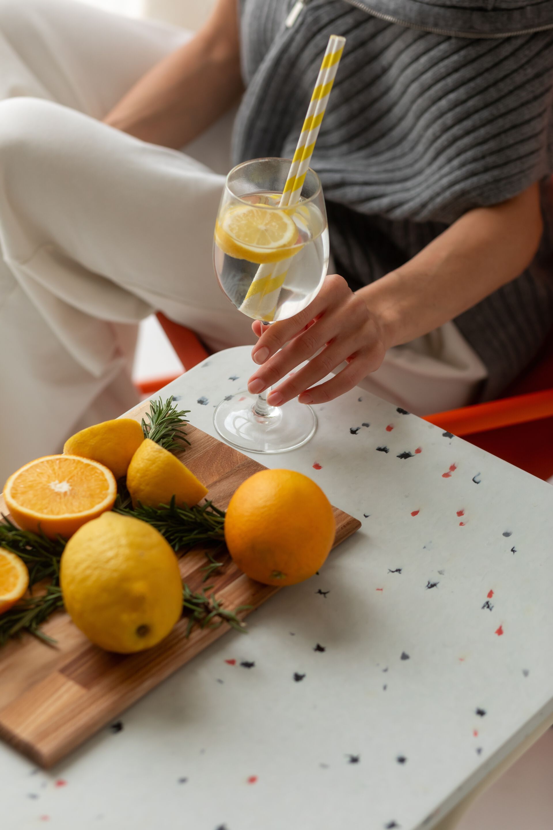 Журнальный столик из нержавеющей стали и переработанного пластика Joyf ЛИТО ARCH-00079291 - Вид №1