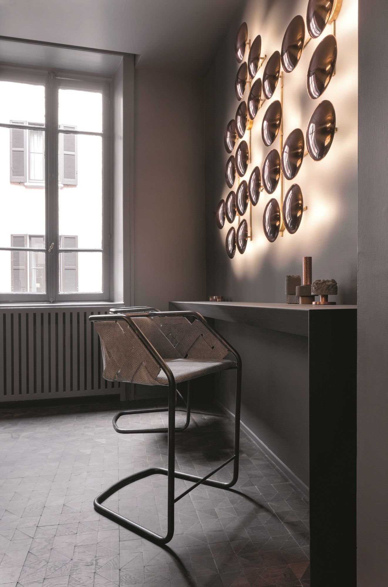 Табурет с металлическим каркасом и кожаной обивкой Henge Strip ARCH-00008477