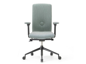 Офисное кресло с колесами и подлокотниками с 5 спицами