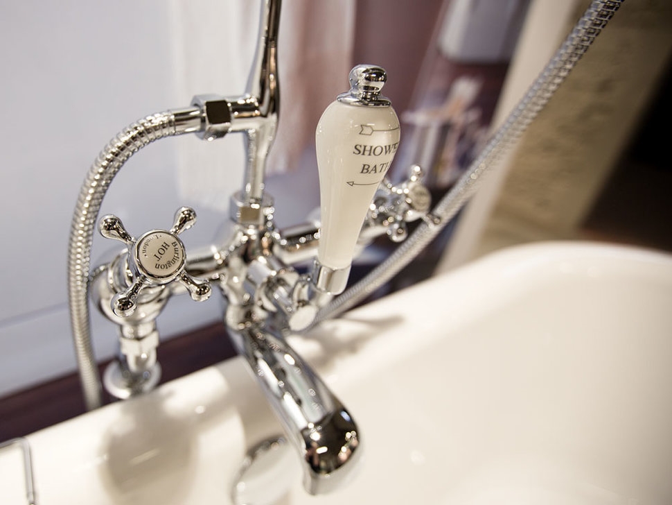 Смеситель для ванны "под наклоном" и ручным душем, набортный [CL19 BLA]  Burlington T9-QT BLA, T18, T1 BLA  - Вид №5