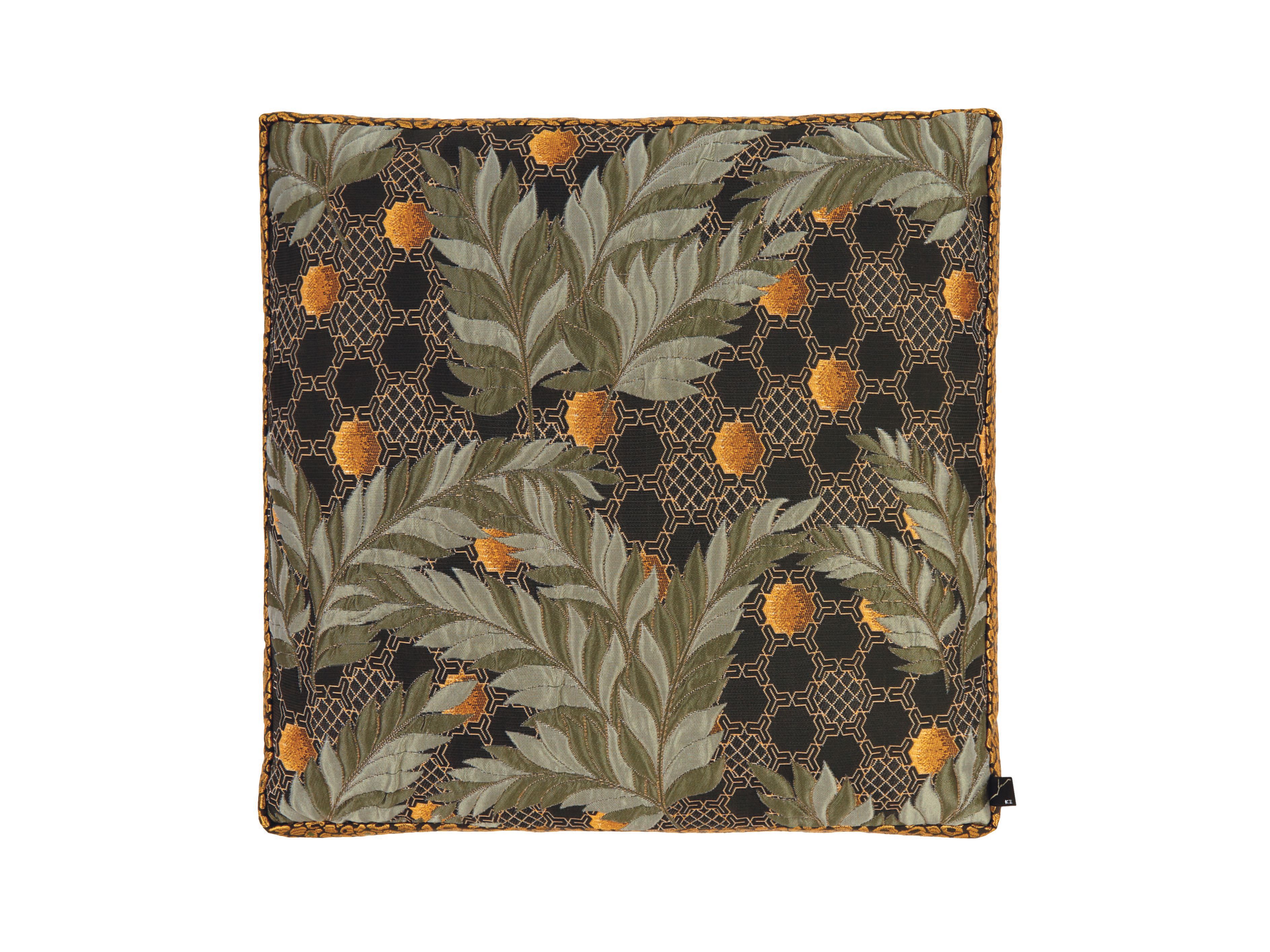 Квадратная подушка K-3 Tora ARCH-00000753