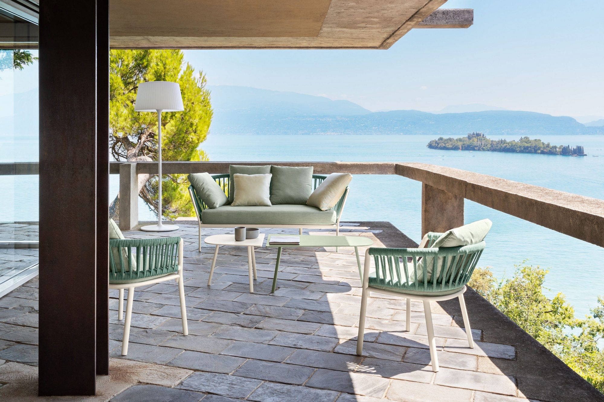 Алюминиевый стул с подлокотниками со встроенной подушкой FAST Ria ARCH-00131232 - Вид №1